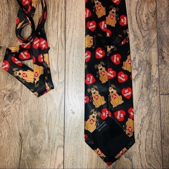 Valentine’s Day Be Mine Red Heart Dog Tie - Picture 5 of 7
